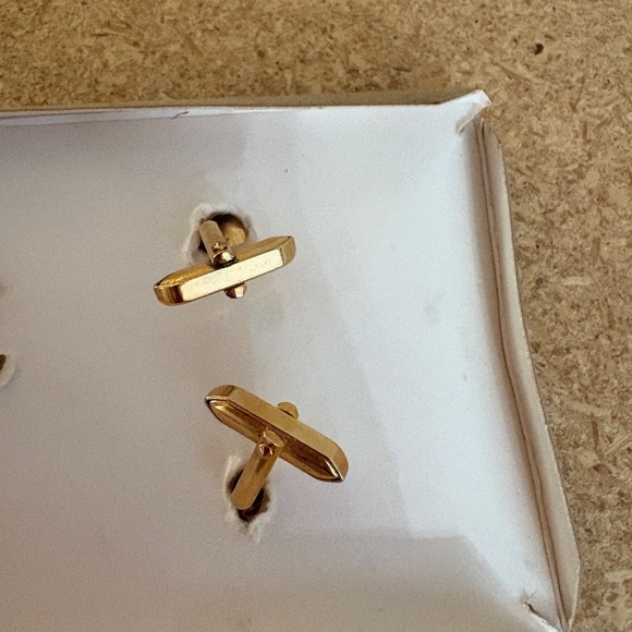 Vintage Men's Cuff Links and Tie Tack Set - Green Finish and gold tone - Picture 11 of 12